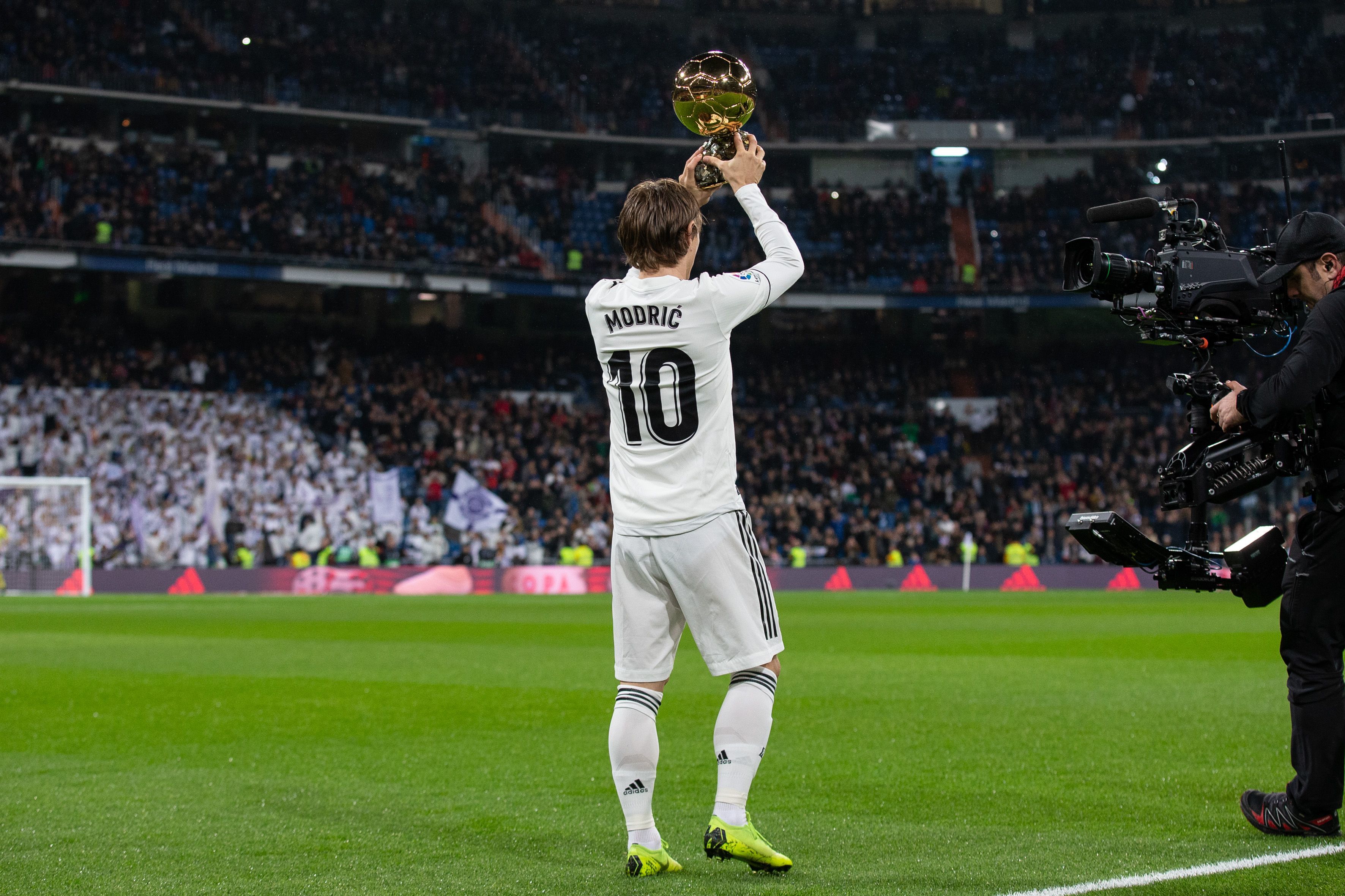 庄家胜率高吗？深度拆解牛牛规则中庄闲的概率偏差。（庄家胜率真的更高？深度解析牛牛规则里的庄闲概率偏差）