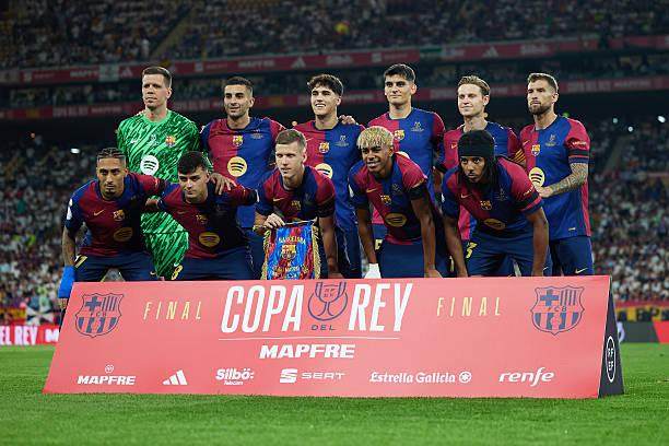 巴里·邦兹在 2003 年完成生涯 500 轰与 500 盗，达成史上唯一的“500-500”神迹